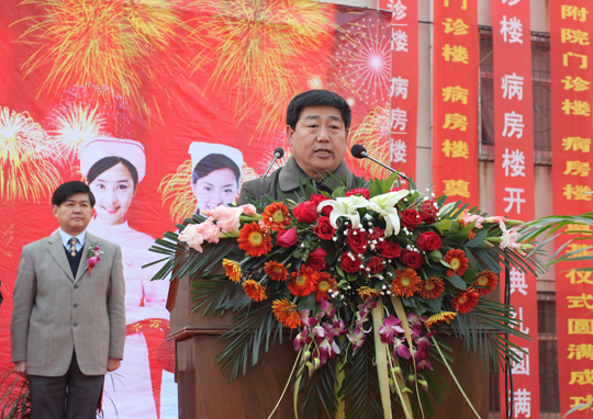 星空体育(StarSky Sports)官方网站党委书记张会民在开工典礼上致辞