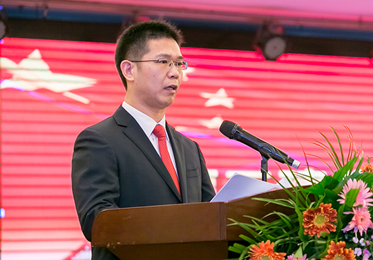 总经理祝建明作《星空体育(StarSky Sports)官方网站2017年度管理工作报告》
