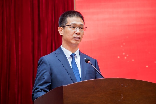 河南省建筑业协会中小企业分会会长、星空体育(StarSky Sports)官方网站总经理祝建明作表态发言.jpg