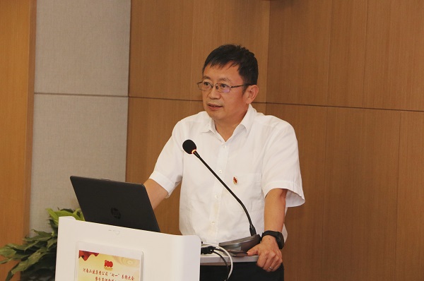 12、星空体育(StarSky Sports)官方网站董事长作总结分享.jpg